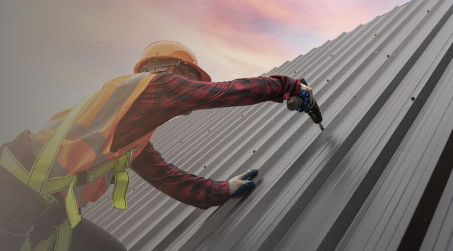 Professional gutter cleaning in Dundas, IL